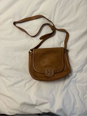 The Amanda Cognac Brown Crossbody by Tory Burch